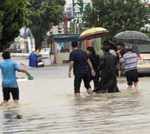 ���˽���̫�������ţ���ˮ���ϾȻ�����̨�塶��ʱ���ӱ�������﷭��