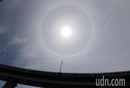 ���ξ���̨�塶���ϱ���������ѧʥ��Ӱ