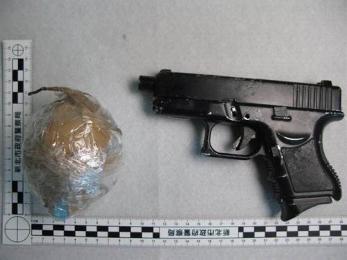 ��������ĳ���ڲ��1ö����ը����1�Ѹ�����ǹ��̨�塶��ʱ���ӱ������������/����