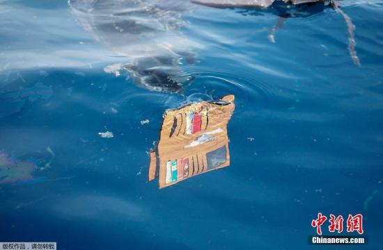 ����ͼ������ʱ��10��29�գ�ӡ����צ��ʡ��ӡ��ʨ������׹��ˮ������������Ư���ں����ϡ�10��29�գ�ӡ��һ�ܱ��ΪJT610��ʨ���ɻ����żӴ��������ĸۣ���ɺ��ڿ�������������׹����ӡ������ѾȾַ����˱�ʾ���˴�׹���¼�����������