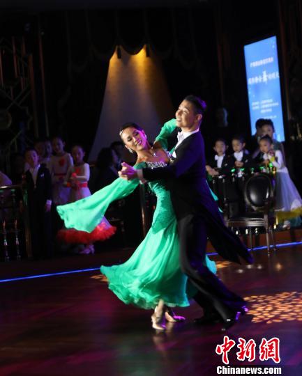 �����ʾ��� �趯���족�������۰�̨���꽻����27�����Ϻ��ٰ죬�����������۰ĵ������赸ѡ�ֹ�����ؽ������ꡣ��·÷ ��