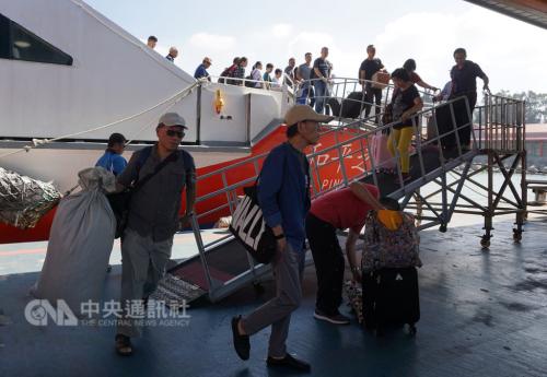 ���š�С��ͨ���뾳�˳���̨�塰�����硱���߻ƻ�����