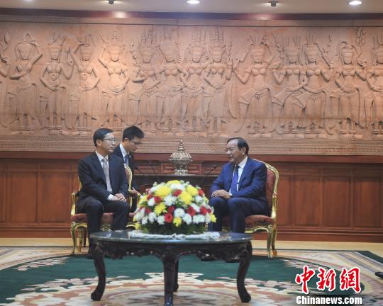 ͼΪ˫�����л�̸������ҫ�� ��