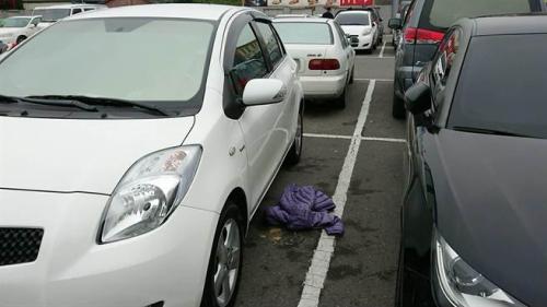 �����ֳ���Ů�ӵ����׻������ڵ��ϡ�ͼƬ��Դ��̨�塶��ʱ���ӱ���л����/��