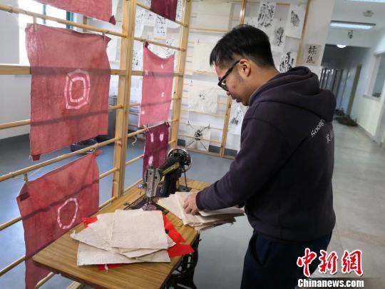 ��У��ʦ�����չʾ�����������ֽͷ�����¾� ��