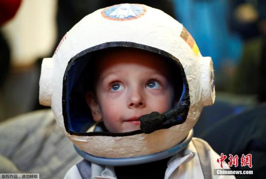 ����ʱ��2018��12��22�գ��¹���¡���¹��Ա����ɽ�󡤸�˹�ش�̫�շ��غ��ٿ����ŷ����ᡣ��˹�غ����������Ա��̫�նȹ�197�����12��20�մӹ��ʿռ�վ���ص��򡣷������ֳ���С�Եܡ�������ͷ���������ȡ�