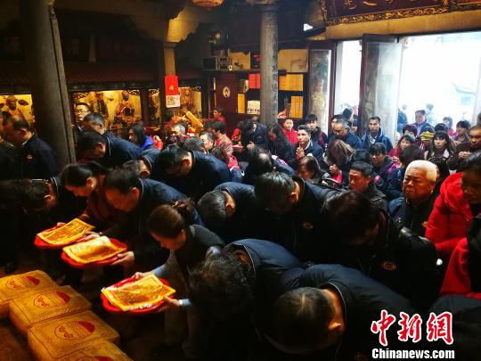 ͬ������ ��Ⱥ�� ��