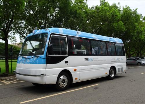 ͼΪ̨�塰����Ժ���з������˼�ʻ��ʿ��(ͼ��̨�塶���ϱ���/�±��н�ͨ�� �ṩ)