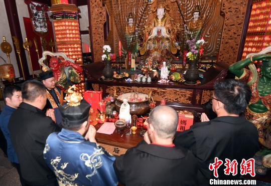 �����Ǻ�˿���ײη��Ųηø��������������