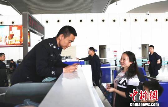 ���ݻ���̨�������������½������ ������������ ��