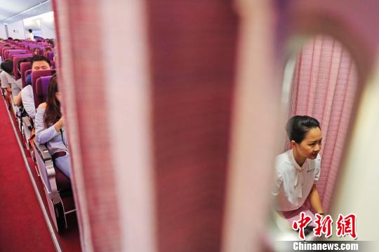 ��90��̨��Ů�����Ϻ�������Ա���������ʶ���Ȥ