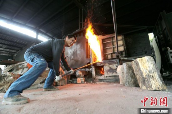 ���գ�̨��֪������ʦ��־¡��λ��̨��̨��������̩Դ�Ĺȵ�Ҥ�������<a target='_blank'  data-cke-saved-href='http://www.chinanews.com/' href='http://www.chinanews.com/'>������</a>����ר�ã��������������ɵĲ���֮Ե��ͼΪҤ�������������<a target='_blank'  data-cke-saved-href='http://www.chinanews.com/' href='http://www.chinanews.com/'>������</a>���� ��Զ ��