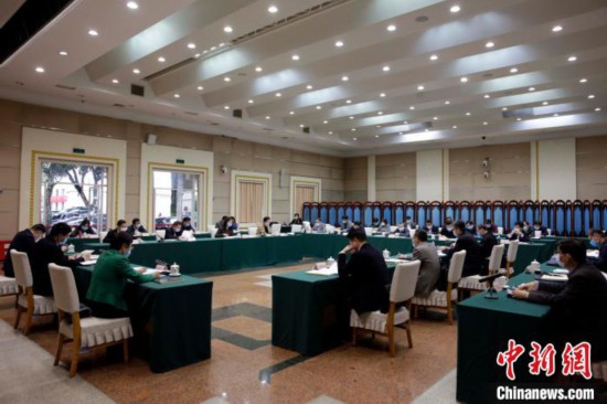 �����ٿ��ƽ���Ͽ������ҵ������������ϯ��������λ��顣�������� ��